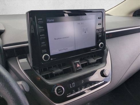Used 2022 Toyota Corolla LE FWD image 14