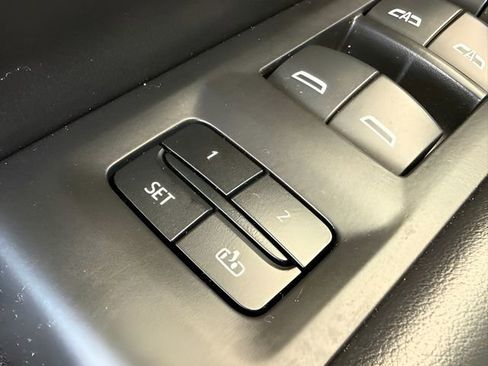 Used 2023 GMC Yukon XL AT4 w/ AT4 Premium Plus Package AWD/4WD image 15