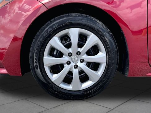 Used 2025 Toyota Corolla LE FWD image 11