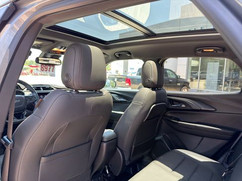 Used 2021 Chevrolet TrailBlazer RS w/ Sun and Liftgate Package FWD image 19