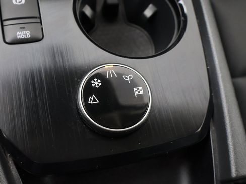 Used 2023 Nissan Rogue SV w/ SV Premium Package image 48