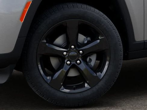 New 2026 Jeep Grand Cherokee L Limited image 8