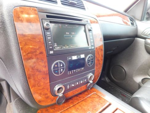 Used 2007 Chevrolet Tahoe LTZ w/ LTZ Preferred Equipment Group image 17