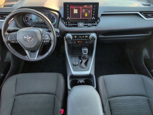 Used 2021 Toyota RAV4 SE image 24