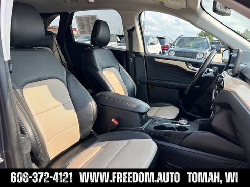Used 2021 Ford Escape Titanium w/ Titanium Elite Package AWD/4WD image 20