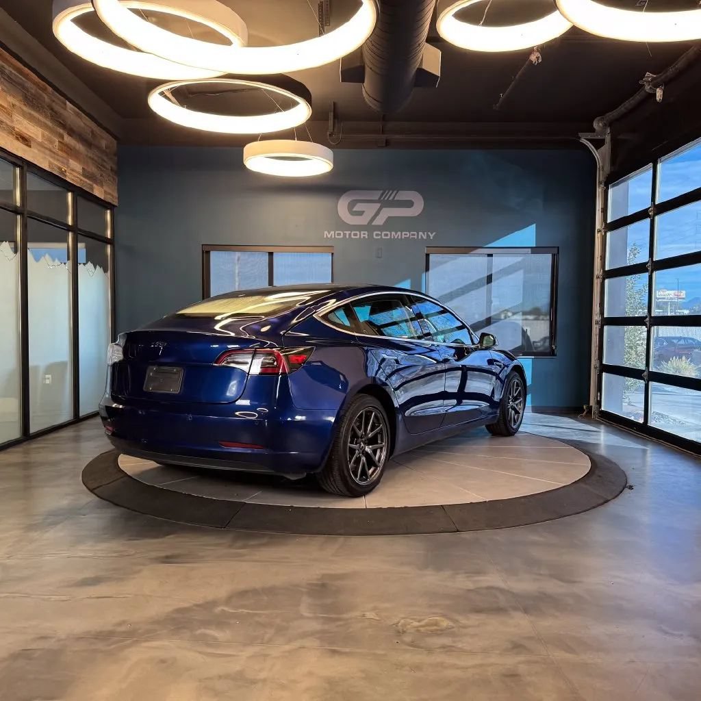Used 2019 Tesla Model 3 Standard Range Plus RWD image 3
