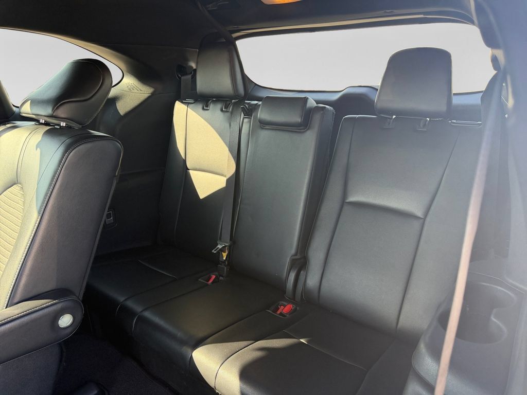 Used 2022 Toyota Highlander XSE FWD image 26