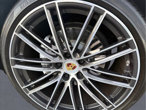 Used 2023 Porsche Cayenne Turbo image 8