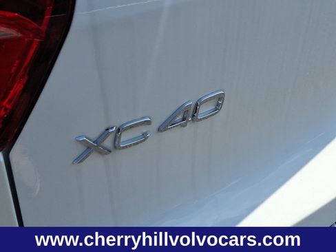 New 2025 Volvo XC40 B5 Ultra w/ Protection Package Premier image 21