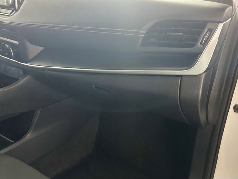 Used 2024 Nissan Rogue S FWD image 35
