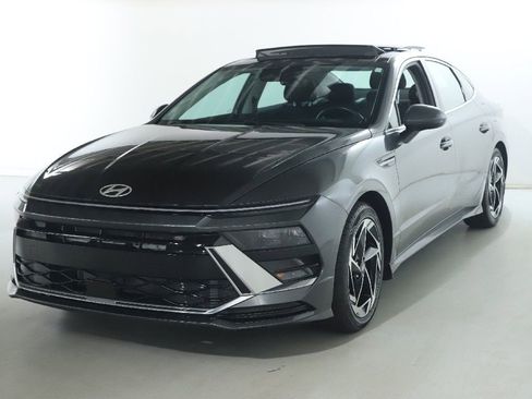 Used 2024 Hyundai Sonata SEL w/ Convenience Package FWD image 4
