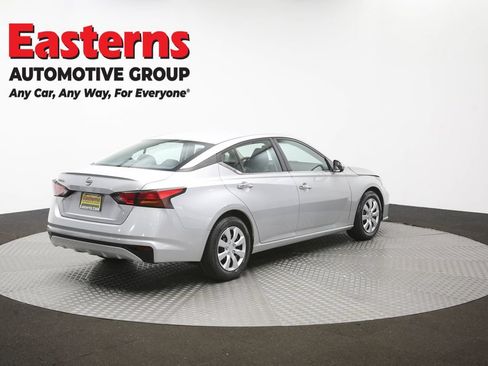 Used 2023 Nissan Altima 2.5 S FWD image 39