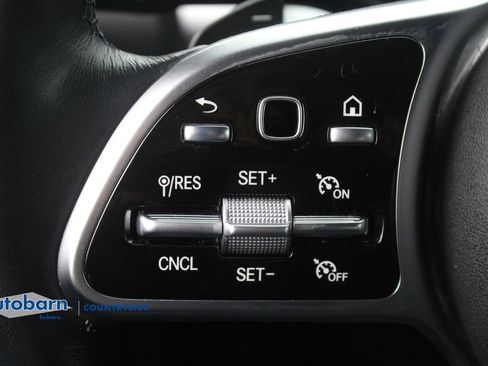 Used 2023 Mercedes-Benz GLB 250 4MATIC w/ Premium Package image 12