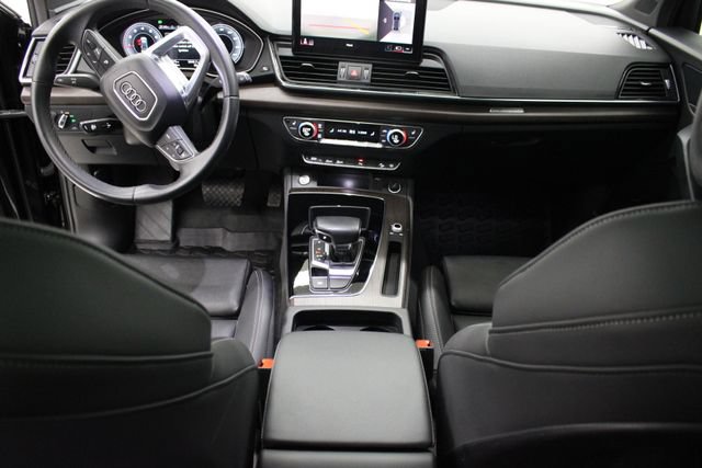Used 2023 Audi Q5 2.0T Premium Plus w/ Premium Plus Package AWD/4WD image 11