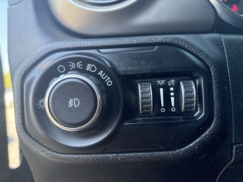 Used 2021 Jeep Wrangler Unlimited Sport image 15