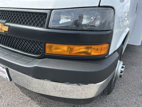 New 2026 Chevrolet Express 4500 w/ Power Convenience Package RWD image 9