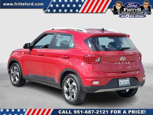 Used 2022 Hyundai Venue SEL w/ Cargo Package FWD image 3