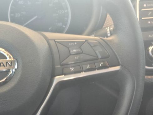 Used 2018 Nissan Kicks SV FWD image 51