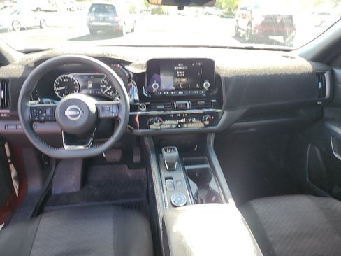 Used 2024 Nissan Pathfinder Rock Creek AWD/4WD image 15