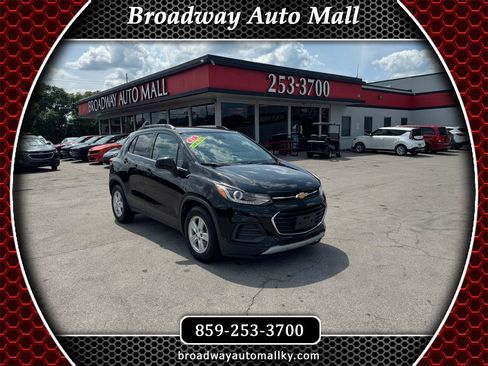 Used 2017 Chevrolet Trax LT FWD image 1