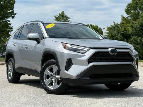 Used 2022 Toyota RAV4 XLE w/ Convenience Package AWD/4WD image 2