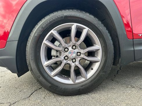 Used 2023 GMC Terrain SLT w/ Tech Package image 12