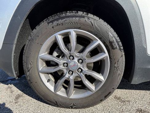 Used 2022 GMC Terrain SLT AWD/4WD image 10