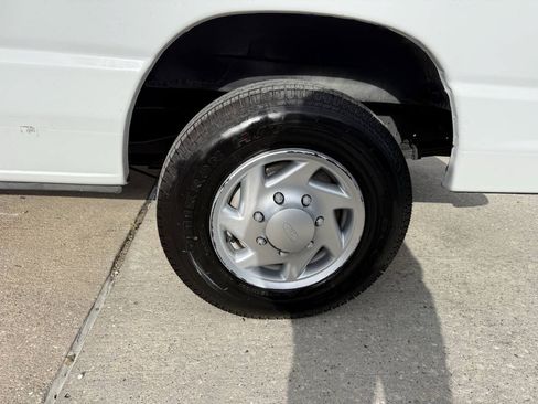 Used 2014 Ford E-150 and Econoline 150 RWD image 29