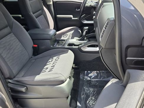 Used 2023 Nissan Frontier SV w/ SV Convenience Package RWD image 16