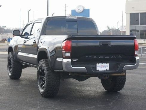 Used 2018 Toyota Tacoma SR5 image 13