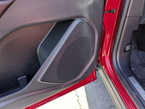 Certified 2025 Ford Explorer Platinum w/ Ultimate Package image 15