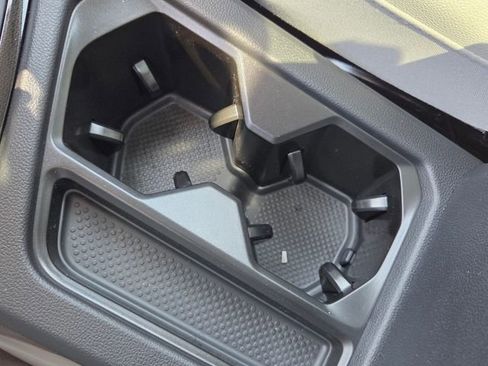 New 2026 Volkswagen Taos SE image 22