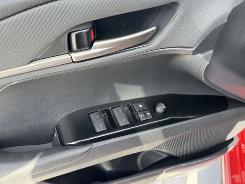 New 2026 Toyota Camry Hybrid FWD image 18