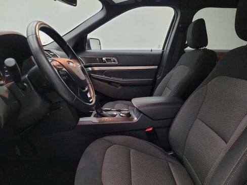 Used 2018 Ford Explorer XLT w/ Equipment Group 201A image 17