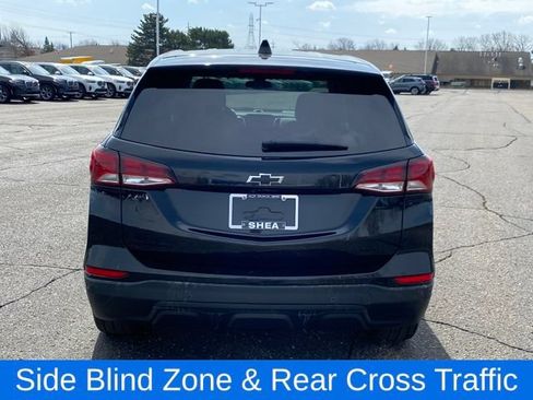 Used 2023 Chevrolet Equinox LS w/ LS Convenience Package AWD/4WD image 4