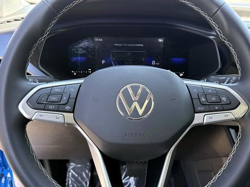 Used 2022 Volkswagen Taos SE image 29