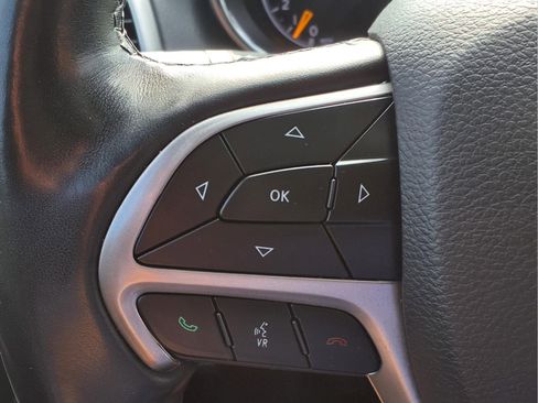 Used 2022 Jeep Grand Cherokee Limited AWD/4WD image 16