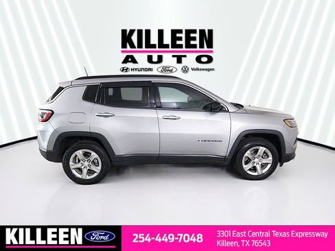 Used 2023 Jeep Compass Latitude AWD/4WD image 9