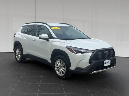 Used 2022 Toyota Corolla Cross LE AWD/4WD image 7