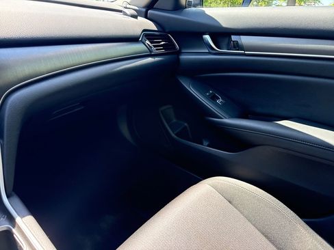 Used 2020 Honda Accord LX image 17