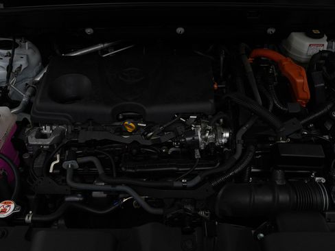 Used 2023 Toyota Venza XLE image 25