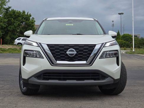 Used 2023 Nissan Rogue SV AWD/4WD image 3