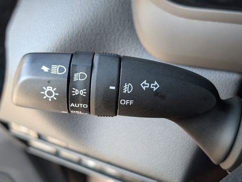 Used 2025 Toyota Sequoia TRD Pro AWD/4WD image 27