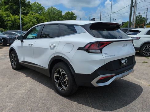 Used 2025 Kia Sportage LX FWD image 7