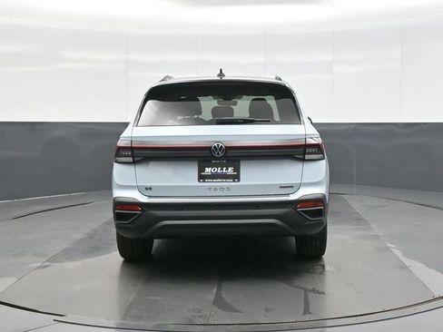 New 2026 Volkswagen Taos SE image 6