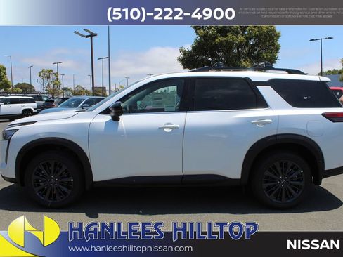New 2026 Nissan Pathfinder SL w/ SL Premium Package AWD/4WD image 2