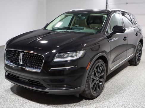 Used 2023 Lincoln Nautilus Reserve w/ Monochromatic Package AWD/4WD image 32