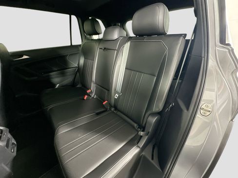Certified 2023 Volkswagen Tiguan SE R-Line image 23