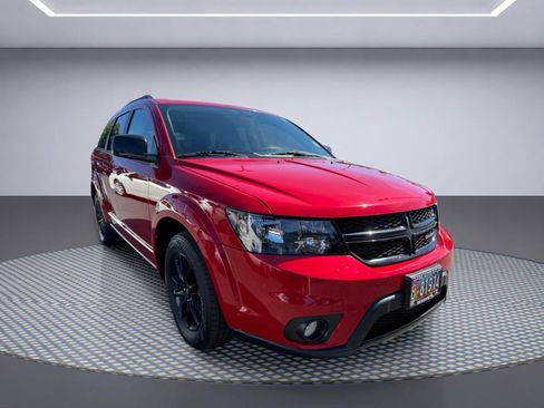 Used 2019 Dodge Journey SE w/ Blacktop Package FWD image 9