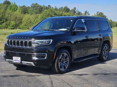 Used 2024 Jeep Wagoneer Series II RWD image 3